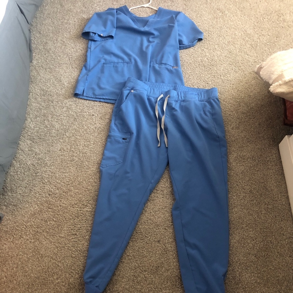 FIGS Ceil Blue Scrub Set